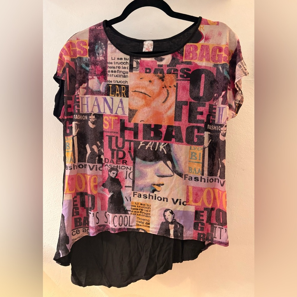 ❣️$7 Deal❣️Fashion Collage Print Top